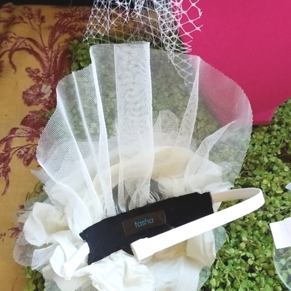 GET MARRIED? White Tulle Nordstrom\'s Bride VEIL HEADBAND Bootinere 3 pc Set NWT main image 4